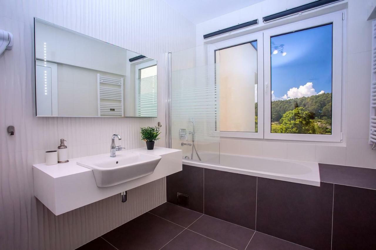 Villa Agava With Heated Pool, Jacuzzi, Sauna, Gym, 4 En-Suite Bedrooms Gata Exteriör bild